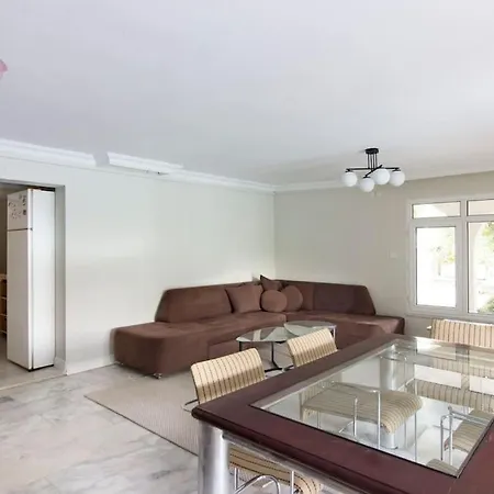 Вілла Spacious Exquisite 5br With Private Pool *