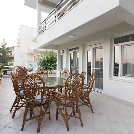 Вілла Spacious Exquisite 5br With Private Pool