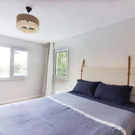 Spacious Exquisite 5br With Private Pool Вілла