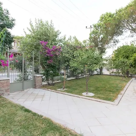 Spacious Exquisite 5br With Private Pool * Айвалик