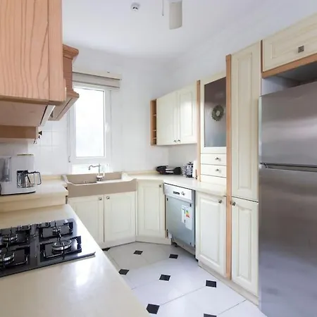 Вілла Spacious Exquisite 5br With Private Pool